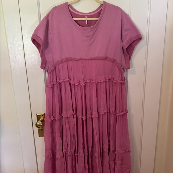 Elegant Pink Tiered Dress - Picture 5 of 7